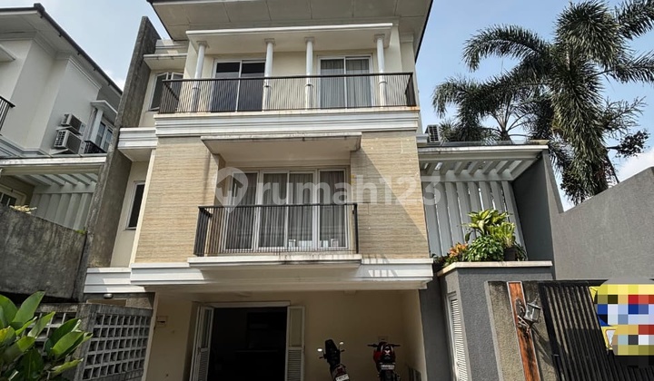 Rumah 3 Lantai Dalam Cluster Di Pejaten Barta 2