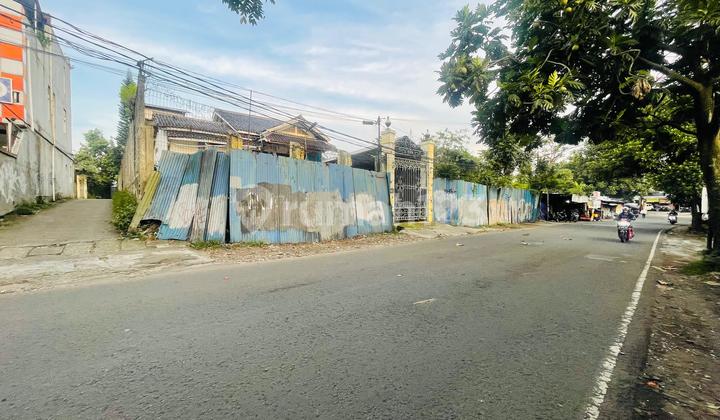 Large Land on Dakota Roadside, Pasteur Wing Large Land on Dakota Roadside, Pasteur Wing