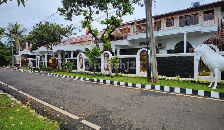 Rumah Luas 2 Lantai Di Komplek Billy Moon 1