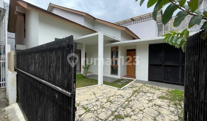 Rumah 2 Lantai Luas Area Geger Kalong Setiabudi 1