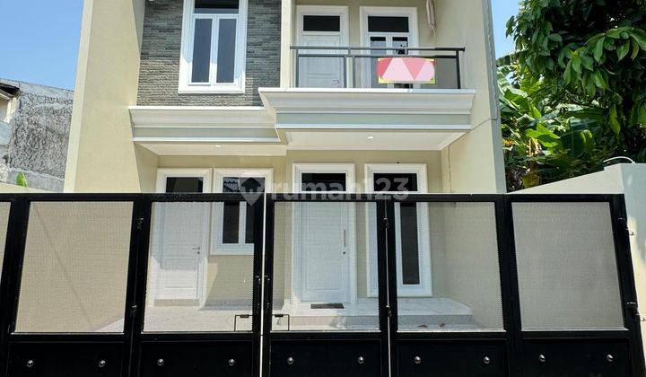 Rumah Minimalis Modern 2 Lantai di Pondok Kelapa 1