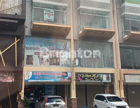 Ruko Gandeng. Usaha masih Jalan di Nagoya Hill. Batam Center