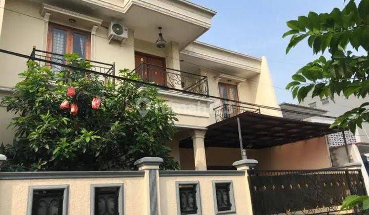 Dijual rumah cantik siap huni di jakarta timur  1