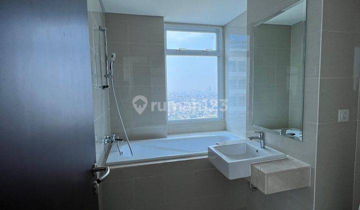 PUNYA SEMI PRIVATE LIFT, APARTEMEN LT37 3BR BRAND NEW PURI MANSION SEMI FURNISHED DI JAKARTA BARAT 2