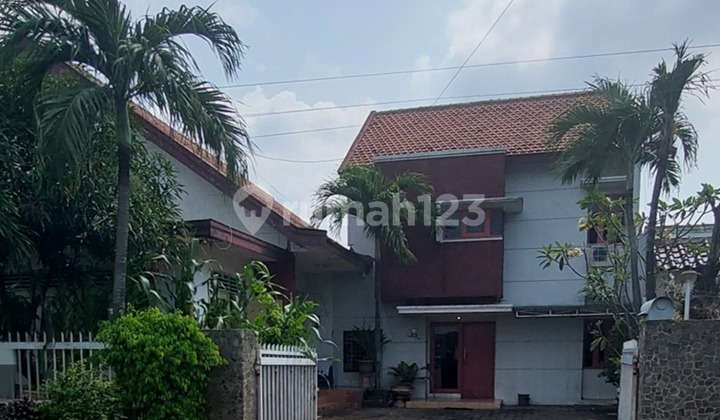 Good and Ready-to-Occupy House for Sale on Jl. Sumbing 1
