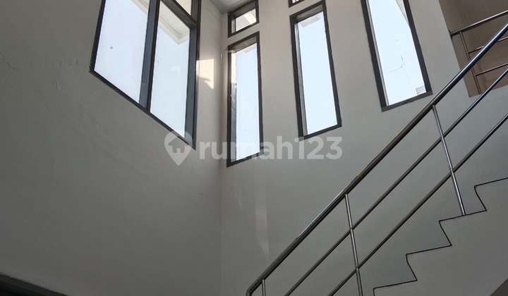 Rumah Strategis Premium Lingkungan Nyaman Permata Semeru 1