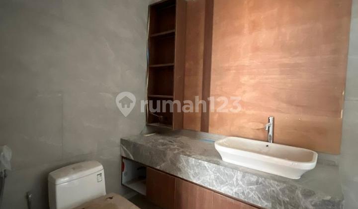 Rumah Cluster Eksklusif Full Furnished di Puri Arga Golf 2