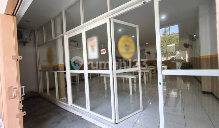 Strategic Shop House on Imam Bonjol Street, Bojonegoro Regency (DN2065) 2