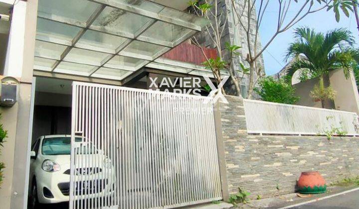 Rumah Tengah Kota Dengan Private Pool Area Sulfat Malang Dn052  1
