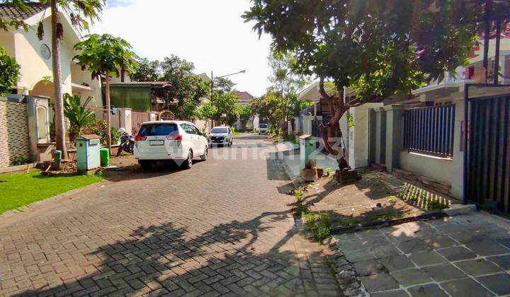 Well-Maintained Minimalist House in Araya Golf Housing, Malang 2