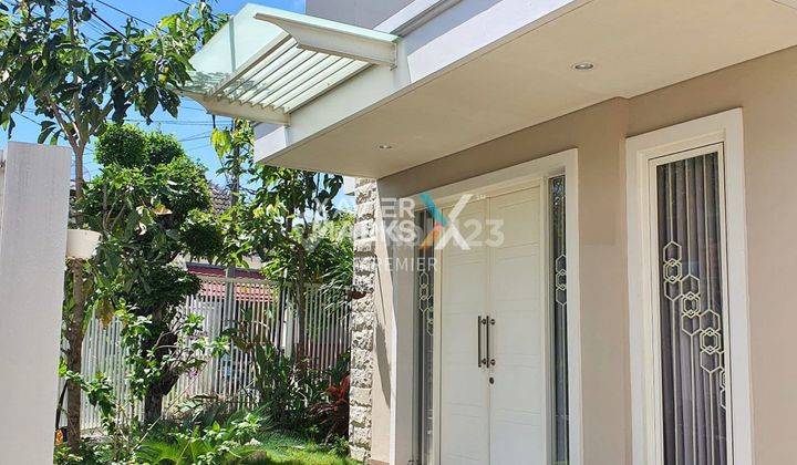 Rumah Cantik 2 Lantai Furnished di Tenggilis Surabaya Dn248  1