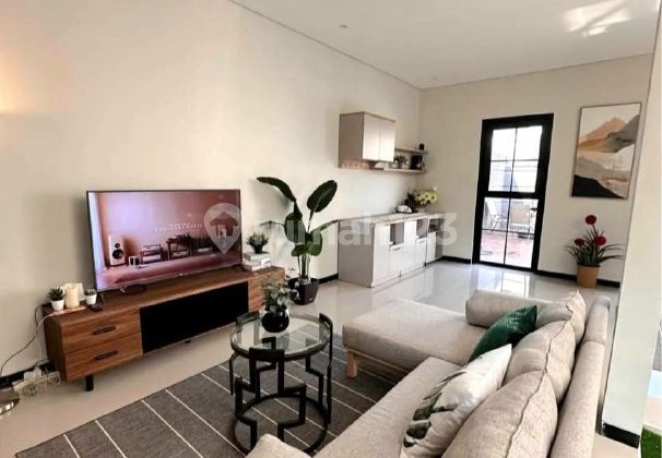 Semi-Furnished House Under Construction in Araya Golf, Malang 2