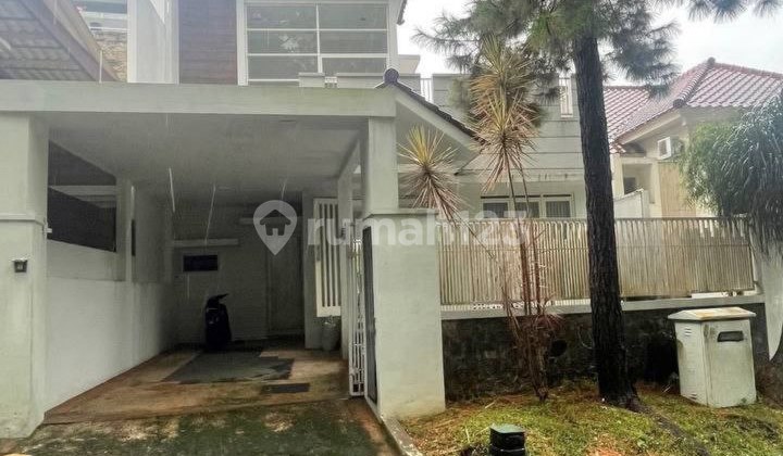 Well-Maintained House With Swimming Pool at Villa Puncak Tidar Malang Well-Maintained House With Swimming Pool at Villa Puncak Tidar Malang