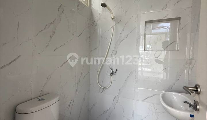 Rumah Desain Modern di Cluster Spring Dale Citra Garden, Kedungkandang Malang 2