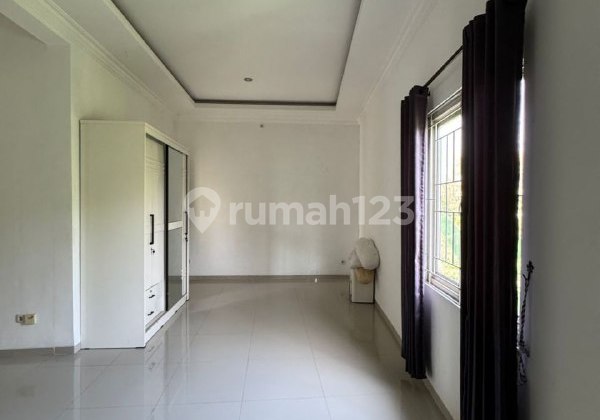 Rumah Furnish Di Perumahan Area Jalan Raya Buduran, Kabupaten Sidoarjo Rumah Furnish Di Perumahan Area Jalan Raya Buduran, Kabupaten Sidoarjo