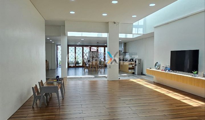 Premium Modern House on Jaksa Agung Suprapto Street, Klojen, Malang 2