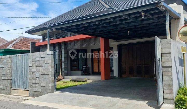 RUMAH PREMIUM FURNISHED DI JALAN PESANGGRAHAN, KECAMATAN TAMAN, MADIUN 1