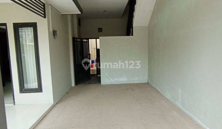 Rumah Minimalis Modern Di Pandanwangi Blimbing Malang(DN1830) 2