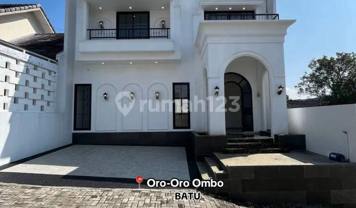 Villa American Modern 2 Lantai Plus Rooftop di Oro-Oro Ombo Kota Batu