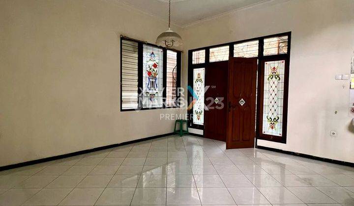 Rumah Klasik 2 Lantai di Jalan Pulau Pulau Klojen Malang Dn559  2