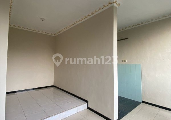 Luxury House on Simpang Suropati Losari Street, Singosari, Malang 2