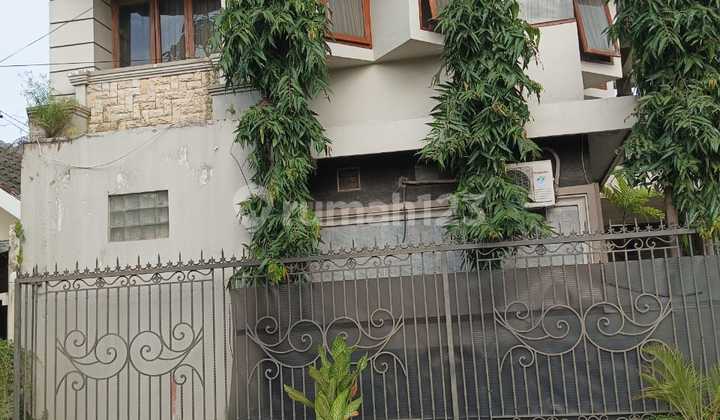 2-Story Commercial House for Rent in Ketintang, South Surabaya