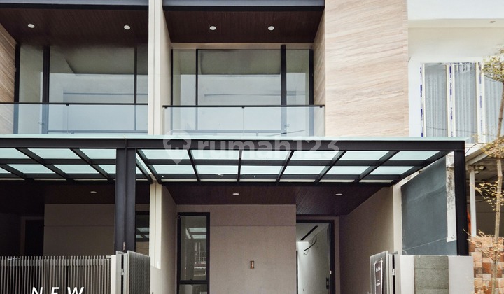 New Modern Tropical House Mewah Lokasi Strategis di Kupang Baru Surabaya Barat