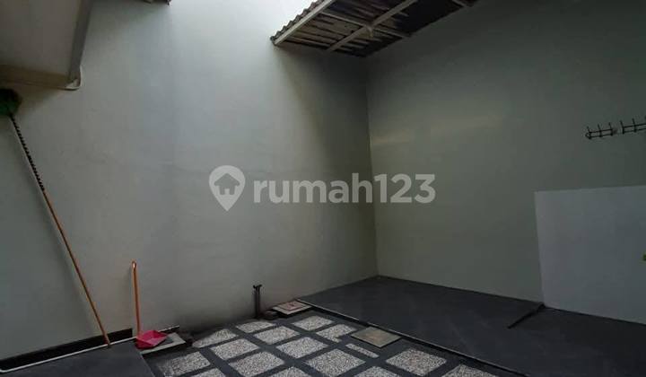 ‼️JUAL CEPAT‼️ Rumah Minimais Modern Siap Huni Lokasi Gayungsari Surabaya Selatan 2