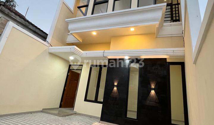 Rumah Baru Modern Perumahan Greenlake Wonorejo Rungkut Surabaya Timur 2
