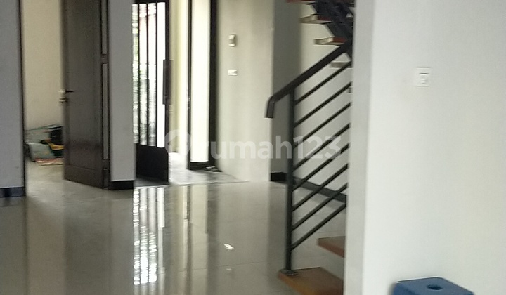 Rumah Minimalis Modern Di Kertomenanggal Gayungan Surabaya Selatan  2