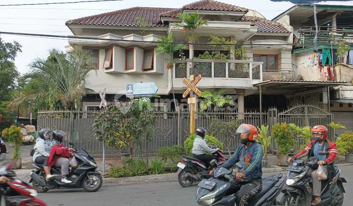 2-Story Commercial House for Rent in Ketintang, South Surabaya 2