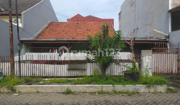 For Sale: Cheap House, Land Included, Located in Gayungsari, South Surabaya 1