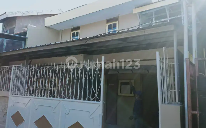 Cheap Rent, Ready to Occupy House in Rungkut Menanggal, Surabaya