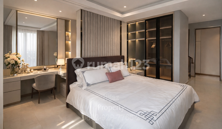 Rumah 3 Lantai + Mezzanine Puri | Split Level Pertama, Dekat Tol