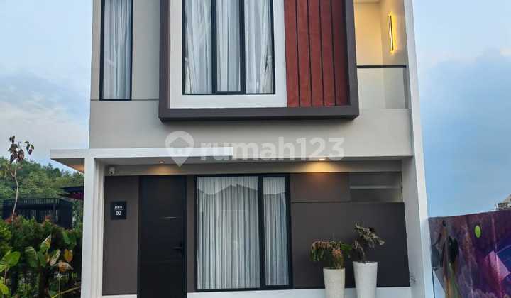 3 Bedroom House In Graha Raya Strategic Location Flood-Free 3 Bedroom House In Graha Raya Strategic Location Flood-Free
