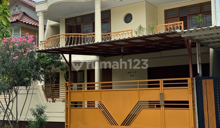 Rumah, 2 Lantai, di Puri Indah,Lokasistrategis