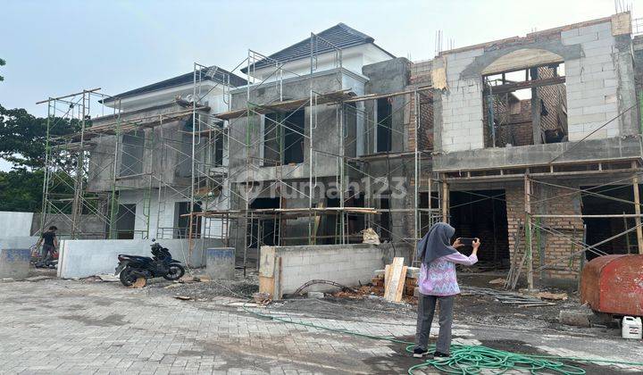 Rumah 2 Lantai Dekat Jalan Utama Wolter Monginsidi 2