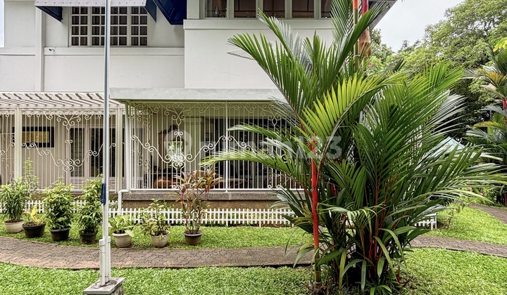 Rumah 2 lantai di Menteng, Jakarta Selatan 1