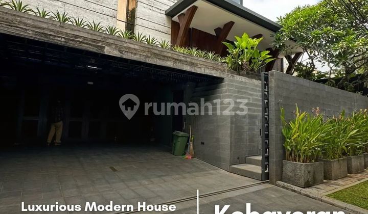 KEBAYORAN BARU - [FOR SALE]: LUXURIOUS MODERN HOME