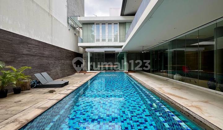 Rumah 3 lantai di Kebayoran Baru, Jakarta Selatan