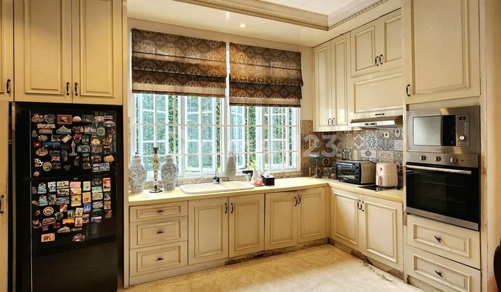 Jual Rumah Classic Siap Huni Bagus di Kebayoran Lama 2