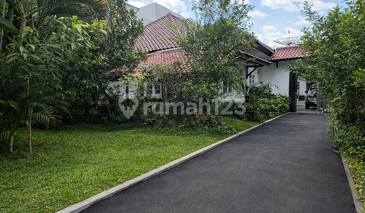 Rumah 1 Lantai Hitung Tanah di Kebayoran Baru