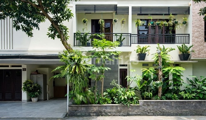 For Sale House In Complex 5 Bedrooms