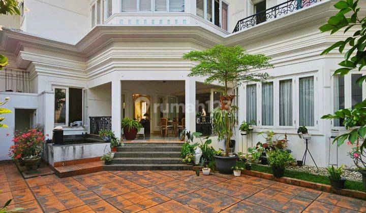 Jual rumah mewah di Kebayoran Baru Jakarta Selatan  1