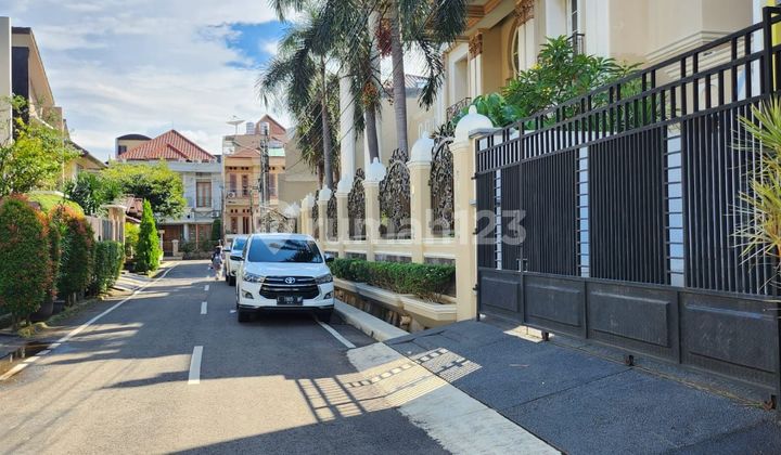 Rumah Mewah Full Furnishd Komplek Duren Sawit Dekat Halim Jaktim