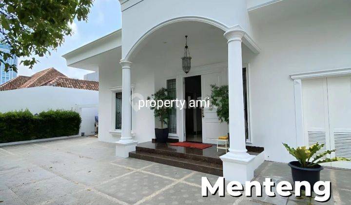 Rumah mewah di Menteng dekat hotel Indonesia Jakarta pusat  1