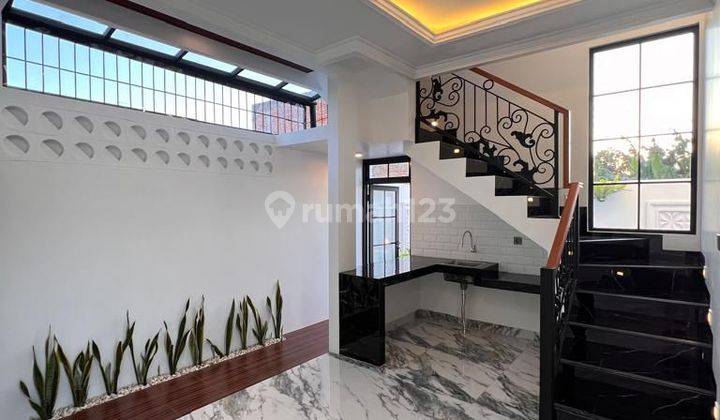 Dijual rumah dalam townhouse di tanah baru kukusan Depok  2