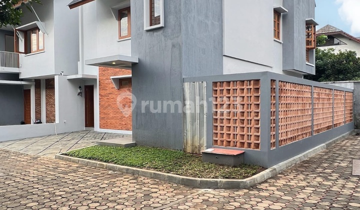 Jual Cepat Rumah Townhouse Ada Kolam Renangnya Jagakarsa Jaksel 2
