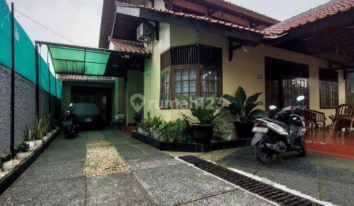 Rumah Siap Huni Cirendeu Tangsel Ornamen Kayu Satu Setengah Lantai 2