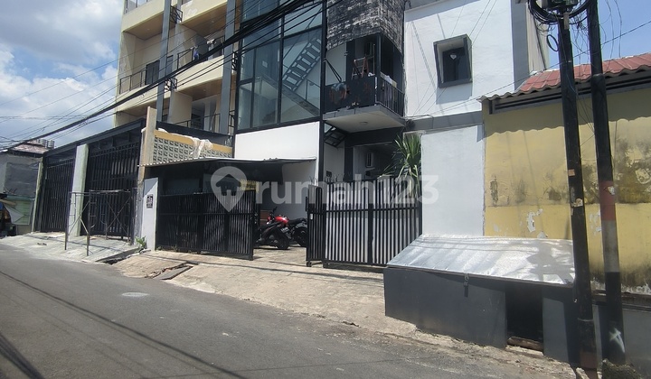 Jual Kost Eklusive 3 Lantai Di Tebet Dekat Perkantoran Mall Kokas